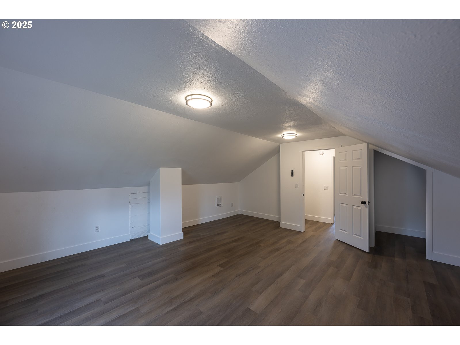 445 Southwest Mill Street Sheridan, OR 97378 - Photo 37 of 38 a view of an empty room