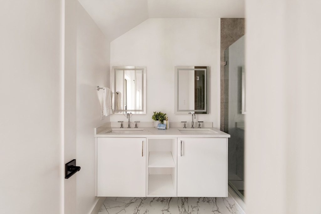 492 Putnam Avenue, Unit 492 Cambridge, MA 02139 - Photo 17 of 30 Gallery Image 17