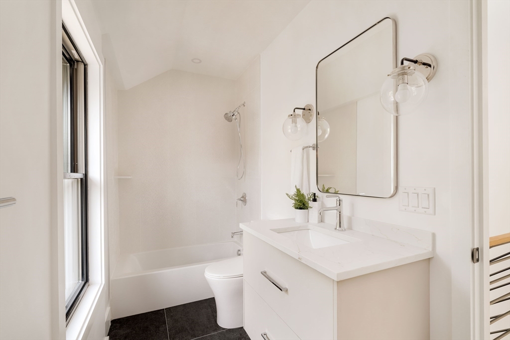 492 Putnam Avenue, Unit 492 Cambridge, MA 02139 - Photo 19 of 30 Gallery Image 19
