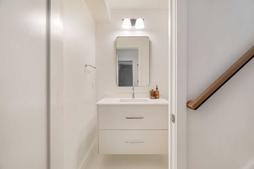 492 Putnam Avenue, Unit 492 Cambridge, MA 02139 - Photo 20 of 30 Gallery Image 20