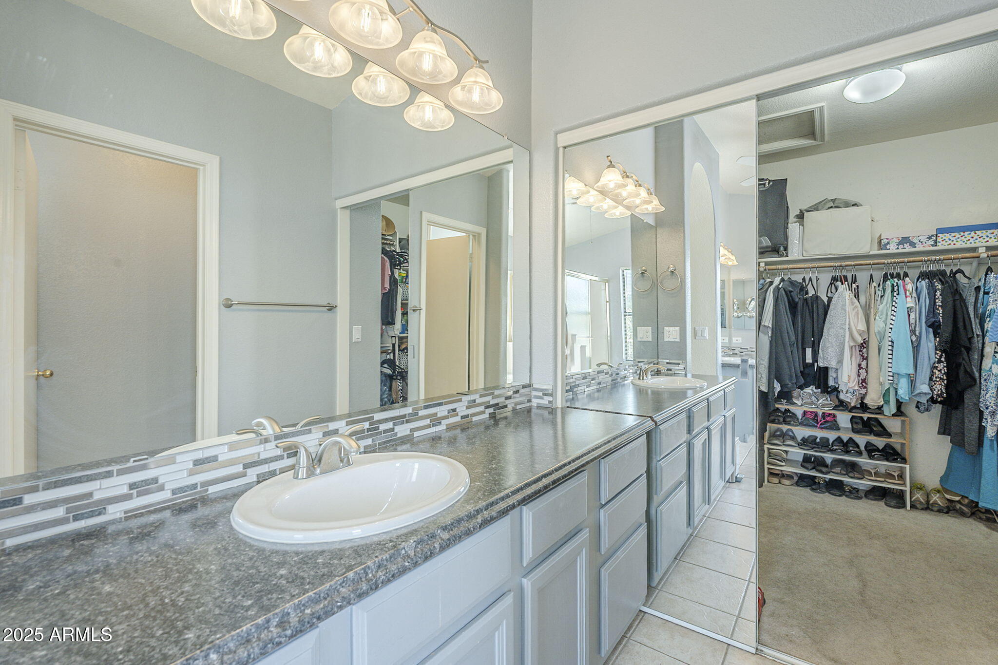 2114 East Escuda Road Phoenix, AZ 85024 - Photo 33 of 42 primary bathroom