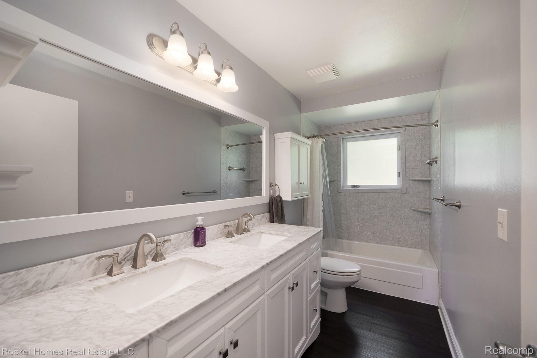 5585 Farley Road Clarkston, MI 48346 - Photo 15 of 28 017A5488.JPG