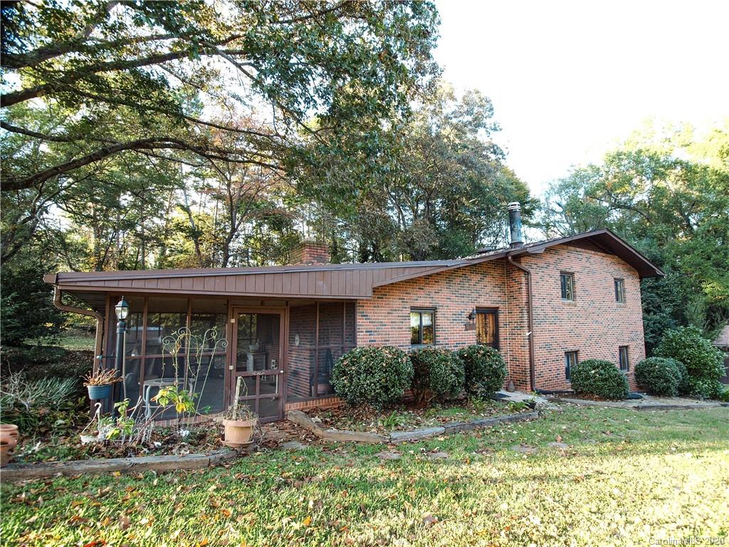 2203 Hillcrest Road Dallas, NC 28034 - Photo 2 of 25 Gallery Image 2