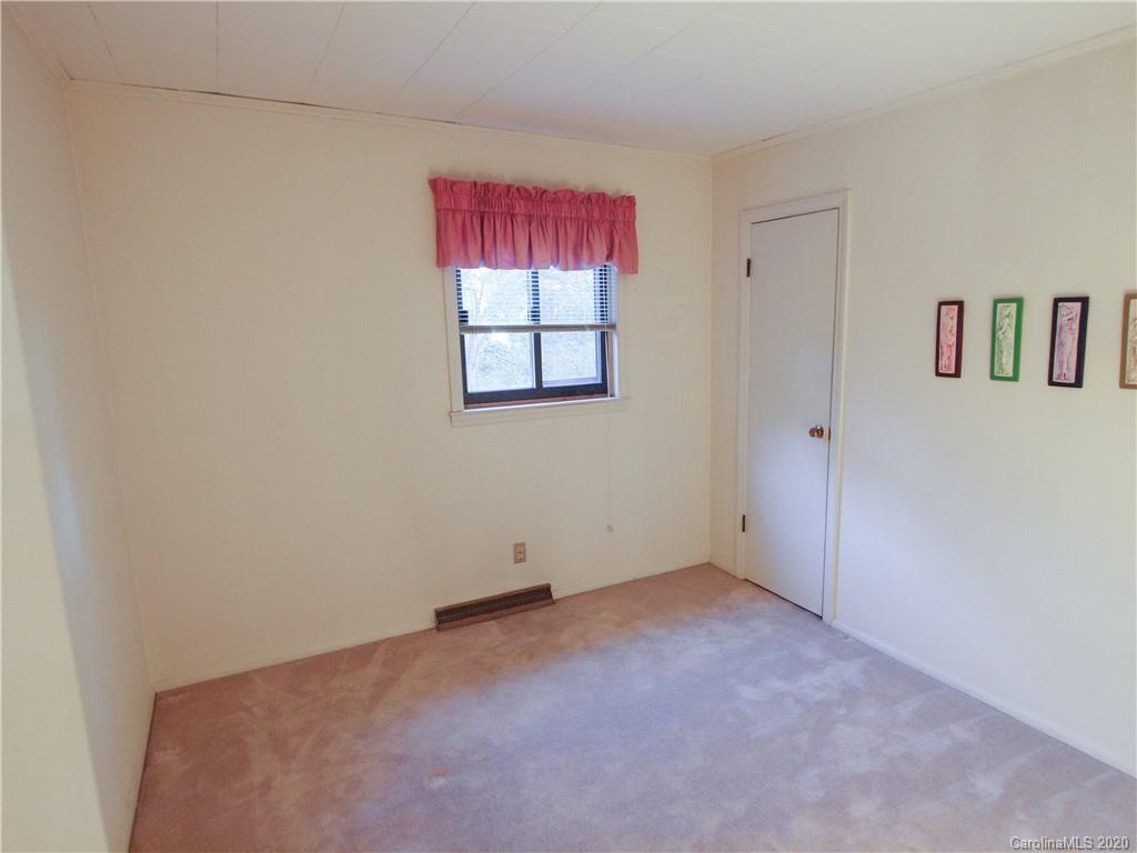 2203 Hillcrest Road Dallas, NC 28034 - Photo 18 of 25 Gallery Image 18