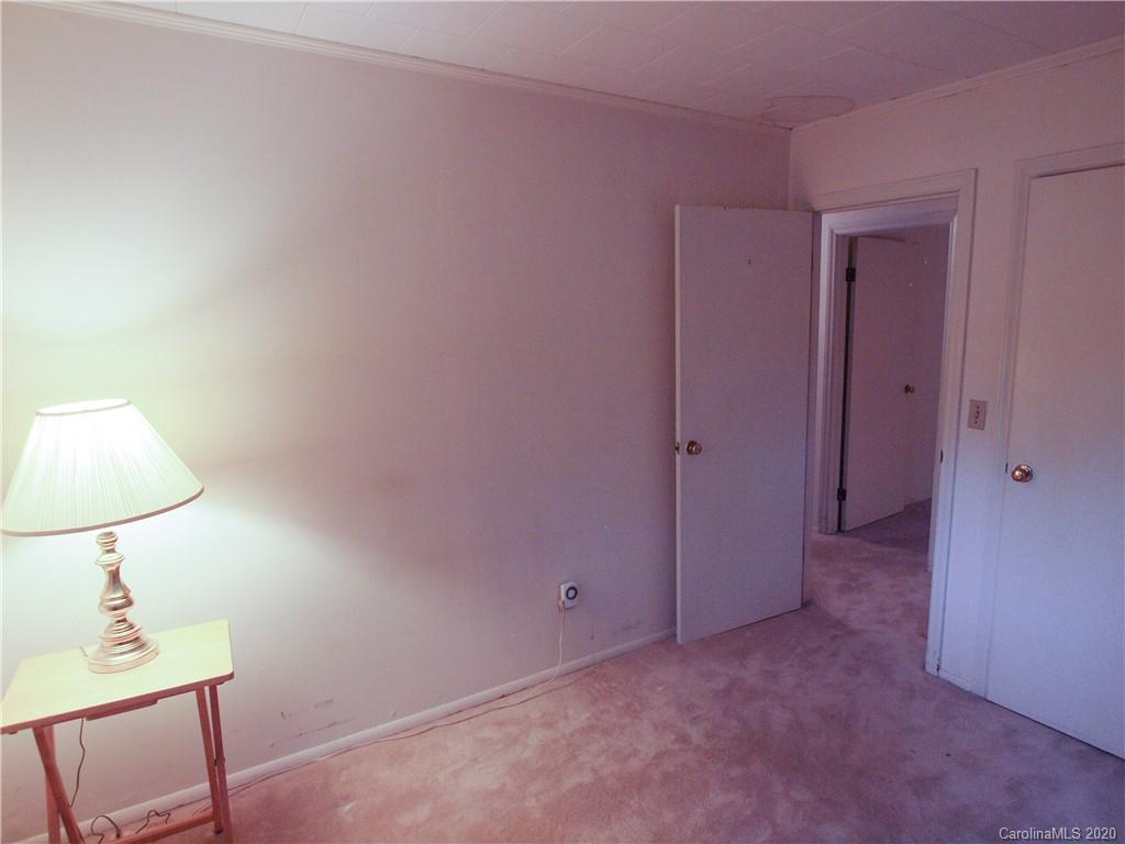 2203 Hillcrest Road Dallas, NC 28034 - Photo 19 of 25 Gallery Image 19