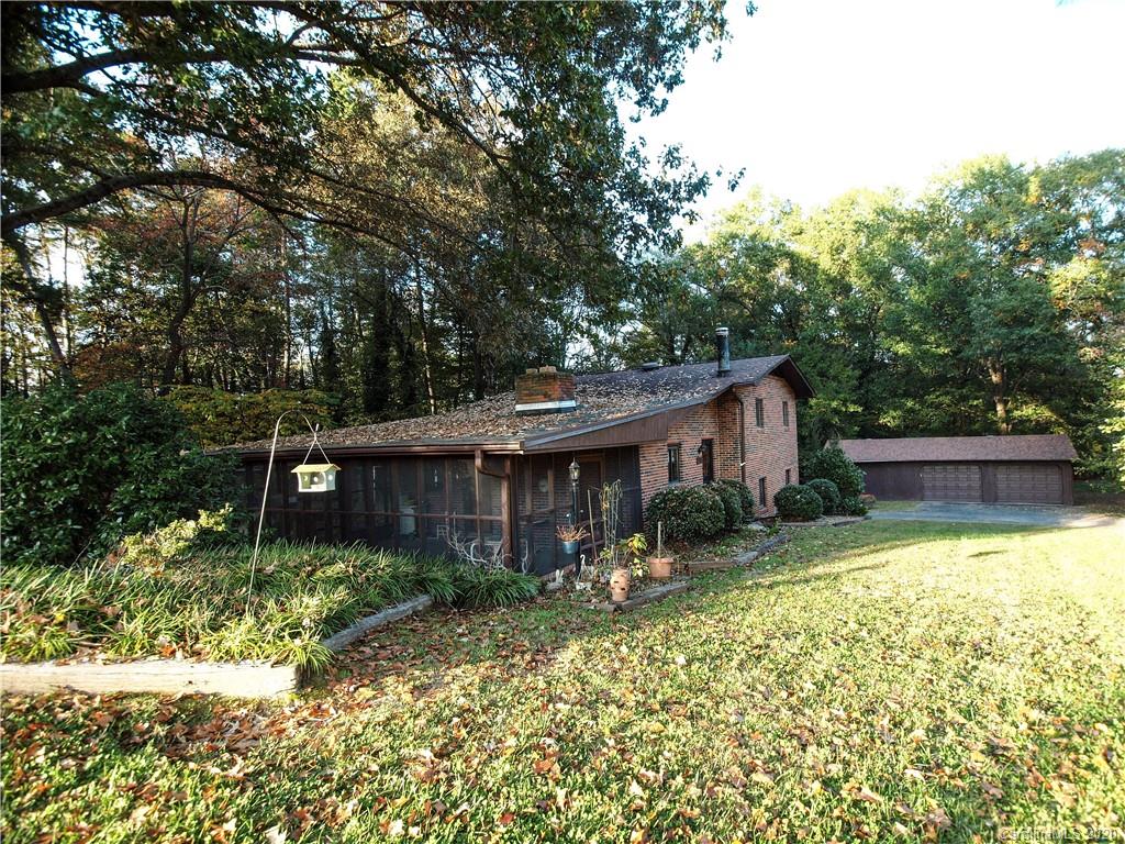 2203 Hillcrest Road Dallas, NC 28034 - Photo 3 of 25 Gallery Image 3
