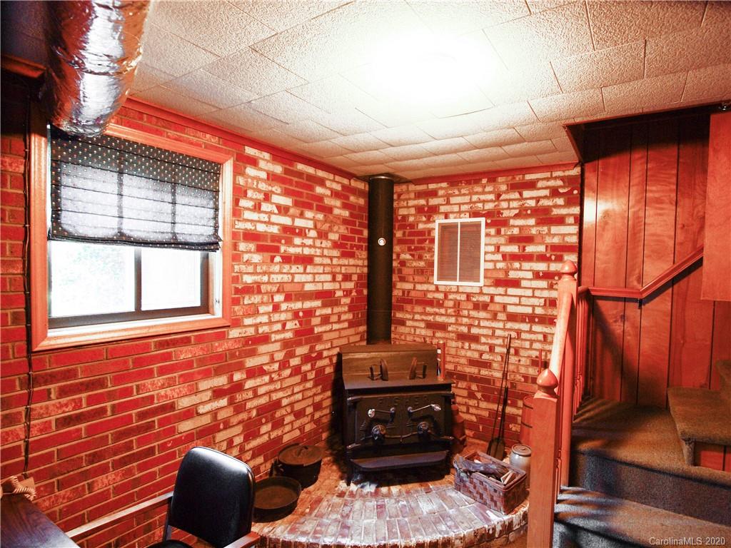 2203 Hillcrest Road Dallas, NC 28034 - Photo 10 of 25 Gallery Image 10