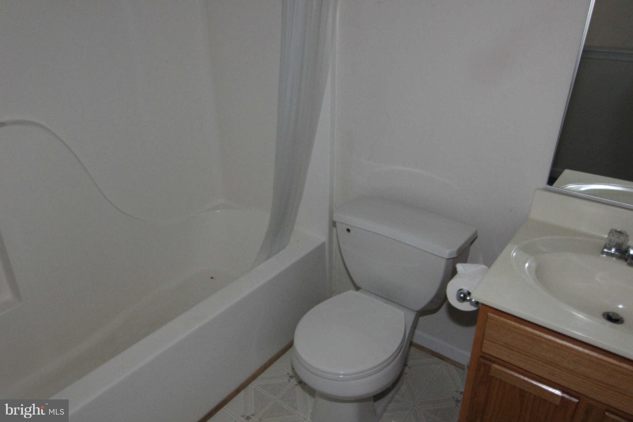 28 Johnson Place Annapolis, MD 21401 - Photo 15 of 18 Bath