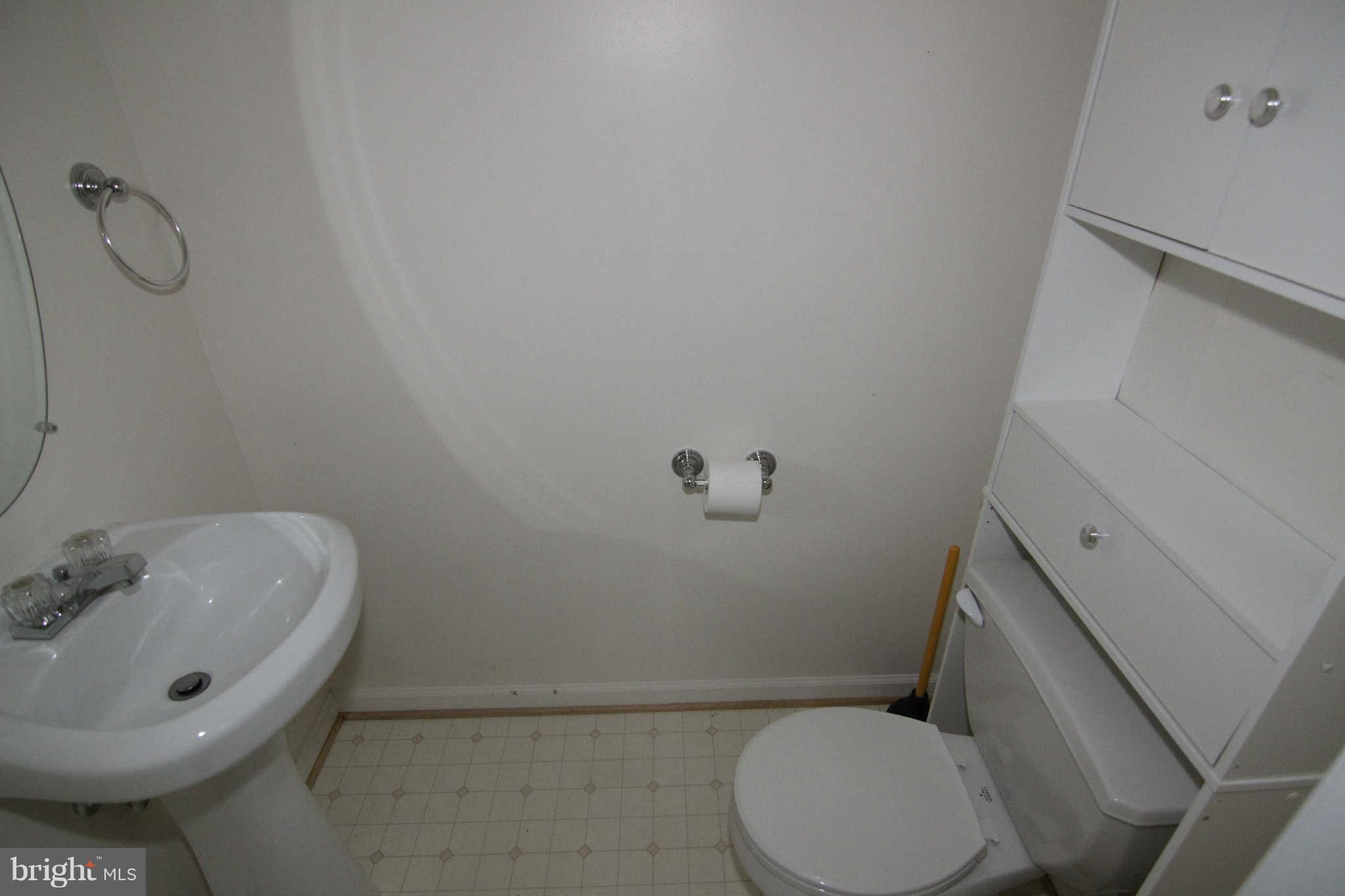 28 Johnson Place Annapolis, MD 21401 - Photo 10 of 18 Bath