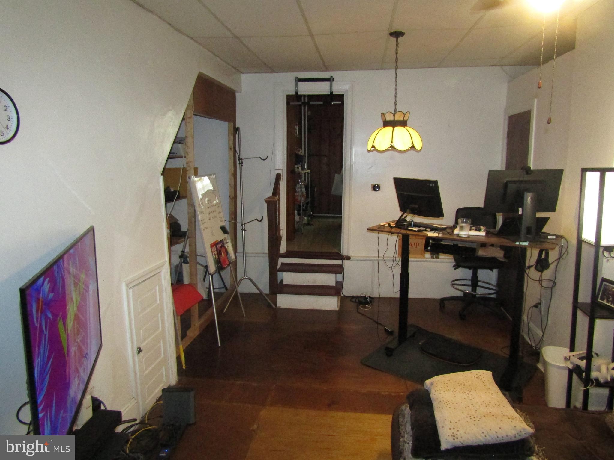 947 South 6th Street Philadelphia, PA 19147 - Photo 3 of 31