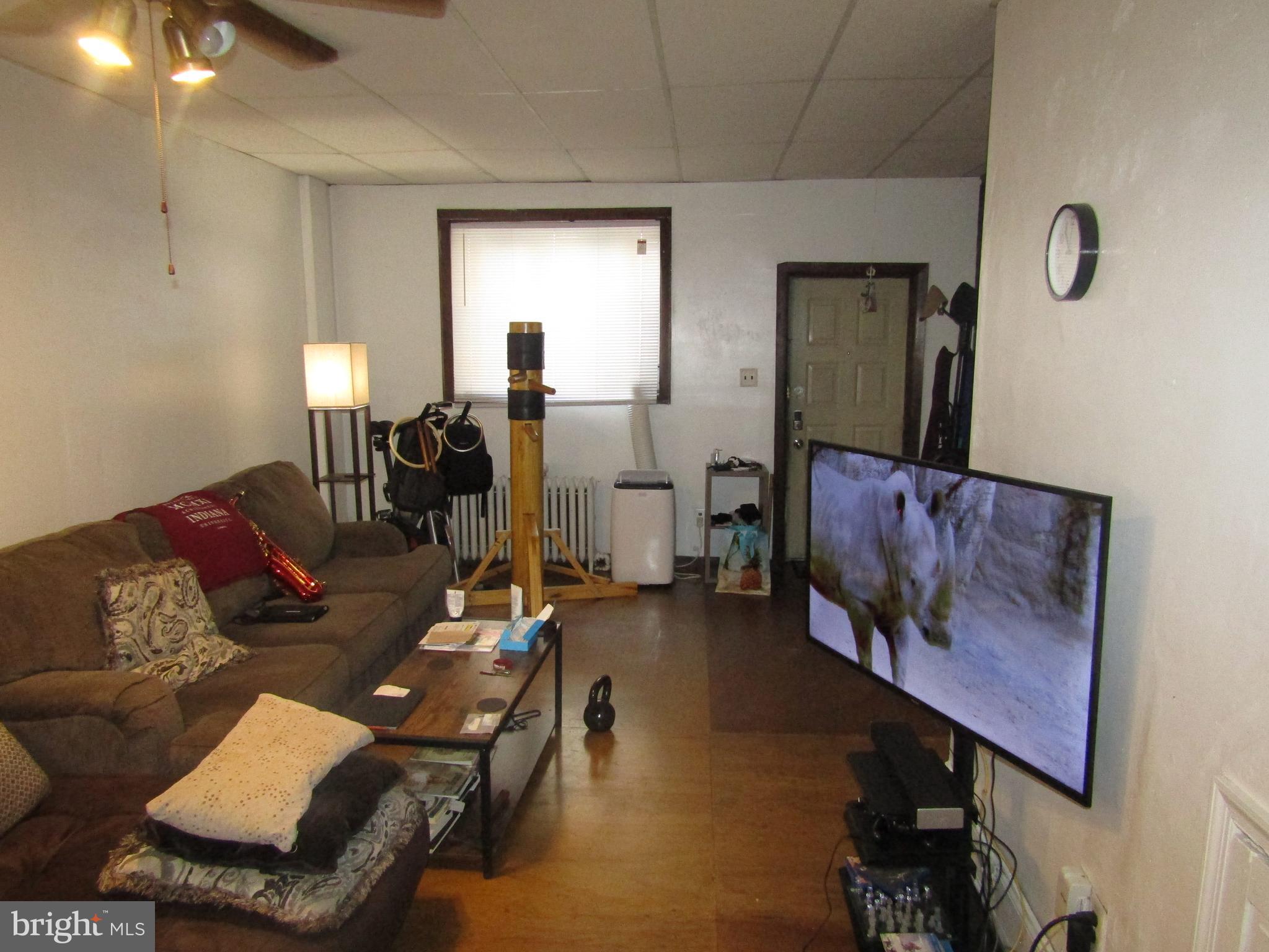 947 South 6th Street Philadelphia, PA 19147 - Photo 4 of 31