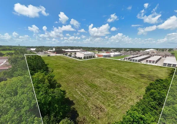 a view of a golf course with a fountain