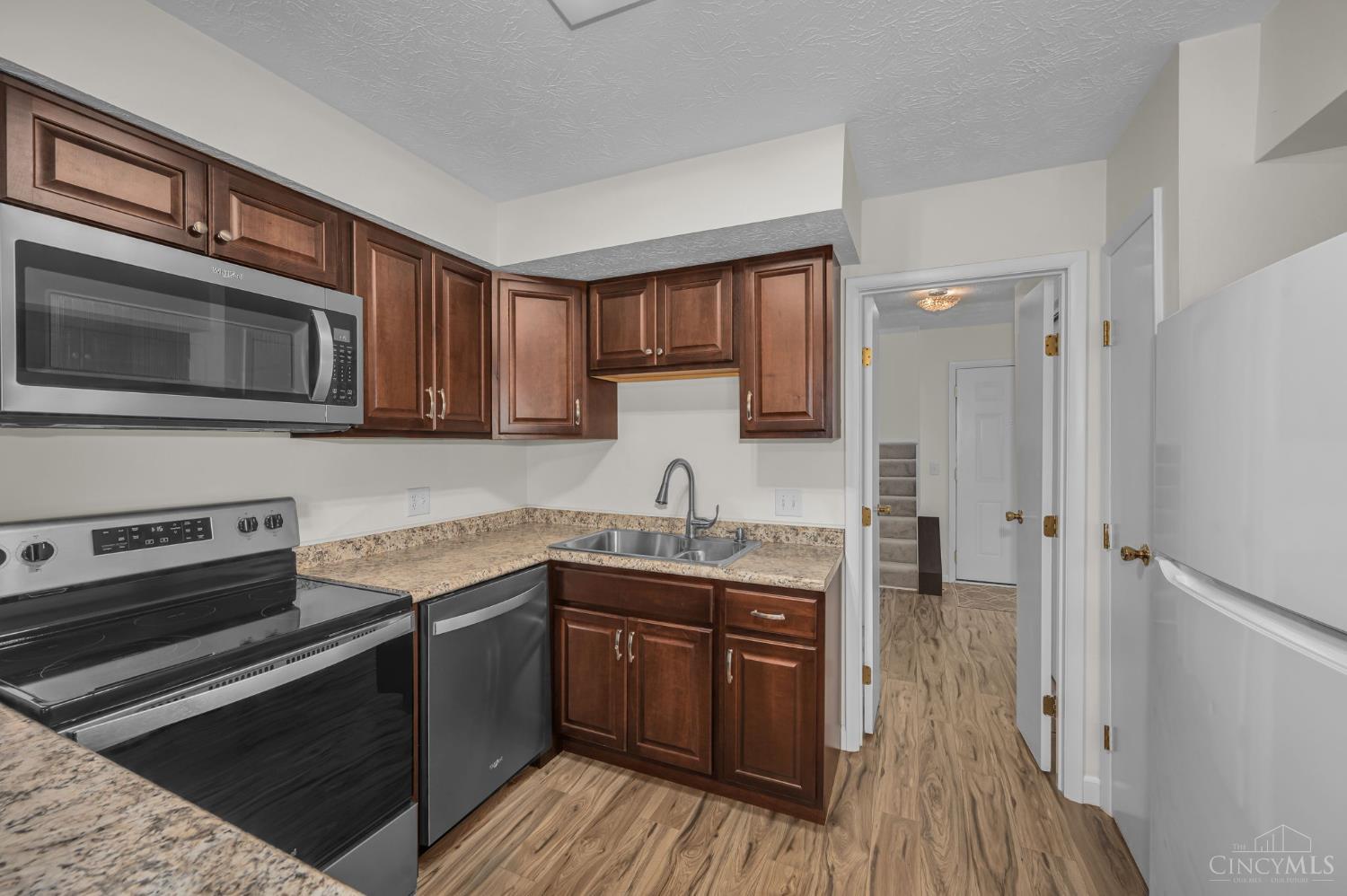 11 Arbor Court Springdale, OH 45246 - Photo 12 of 32