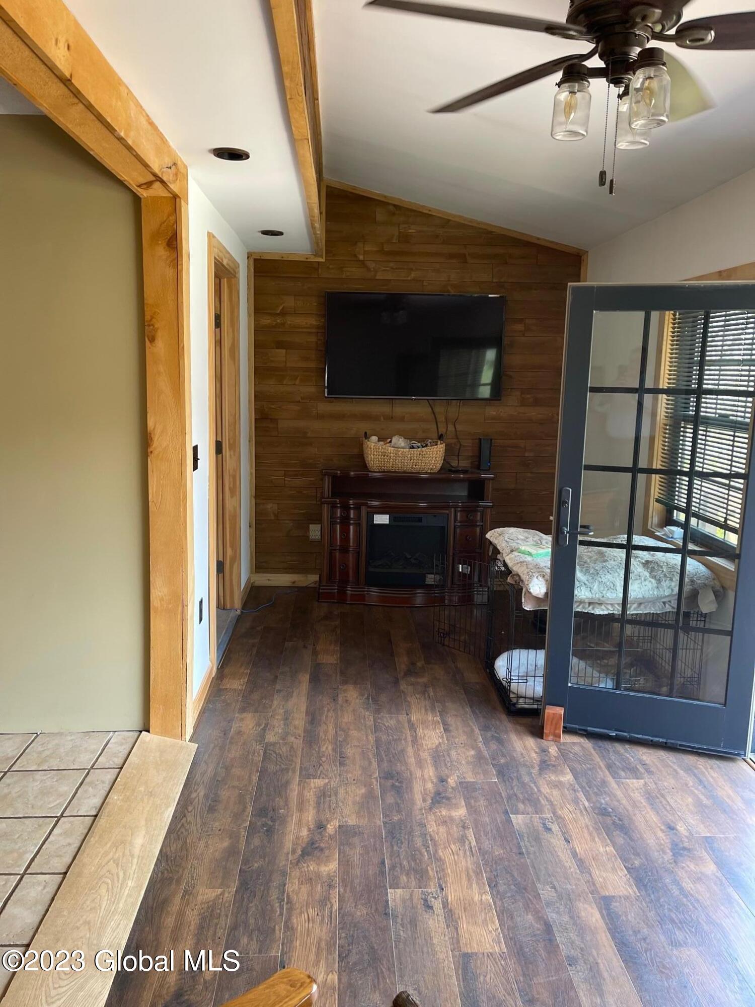 46 North Shore Road Edinburg, NY 12134 - Photo 5 of 37 IMG_2169 (2)