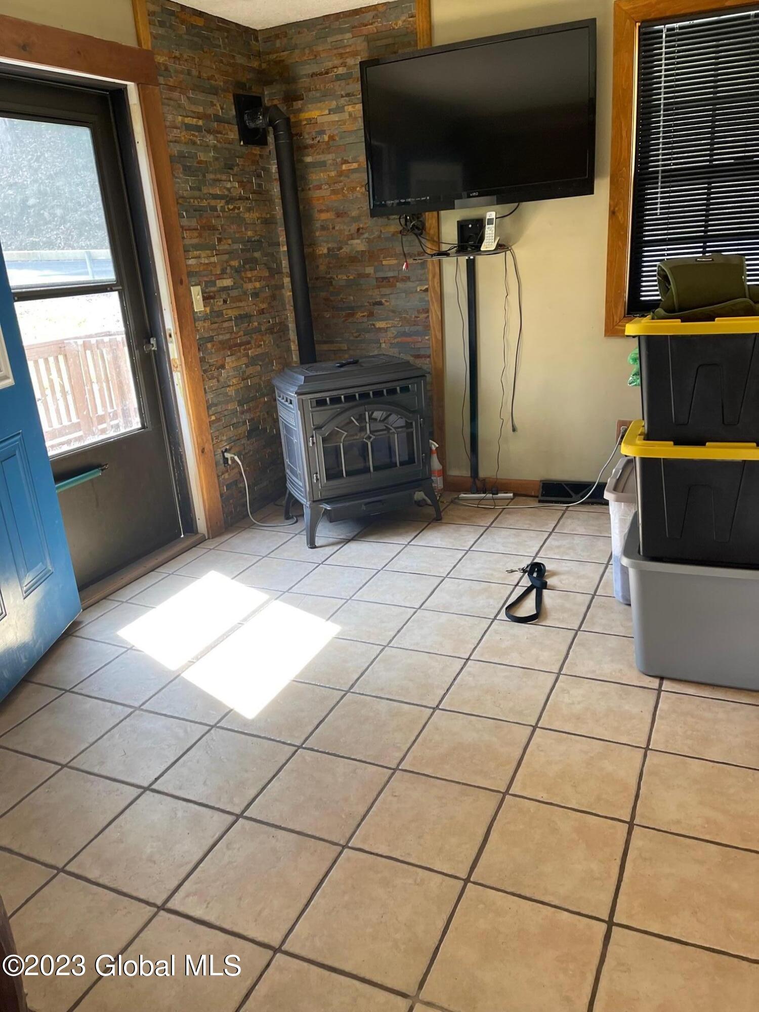 46 North Shore Road Edinburg, NY 12134 - Photo 6 of 37 IMG_2180 (1)