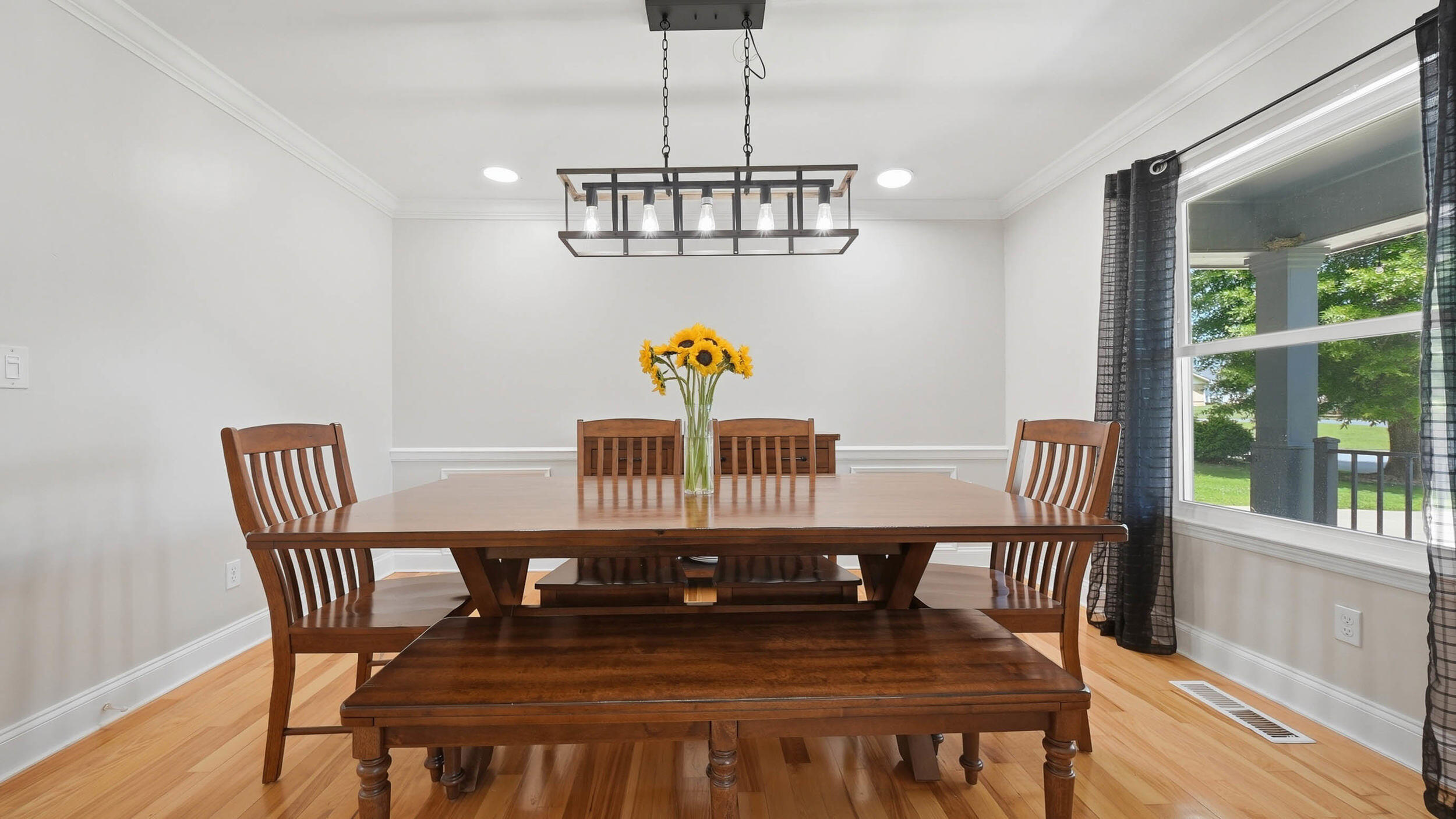 205 Masters Road Hixson, TN 37343 - Photo 11 of 40 Elegant Formal Dining Room
