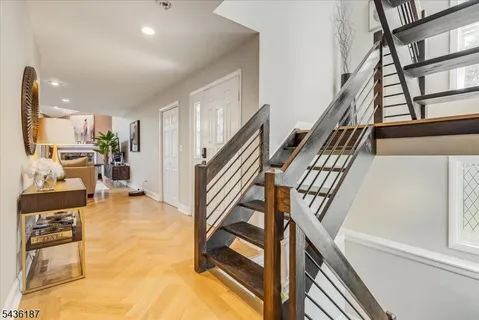 $785,000 | 35 Indian Run, Watchung, NJ 07069