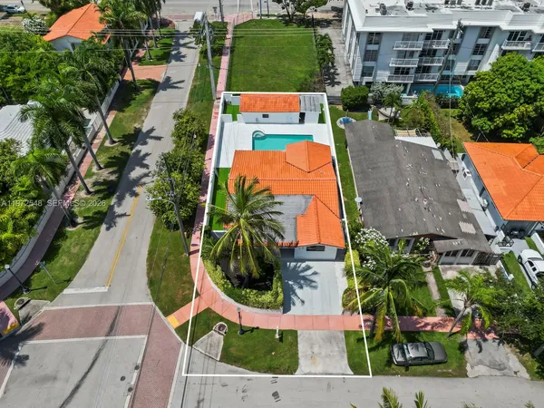 an aerial view of tennis court
