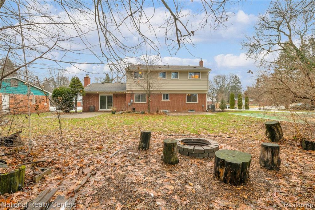 28701 Summerwood Road Farmington, MI 48334 - Photo 21 of 25 Gallery Image 21