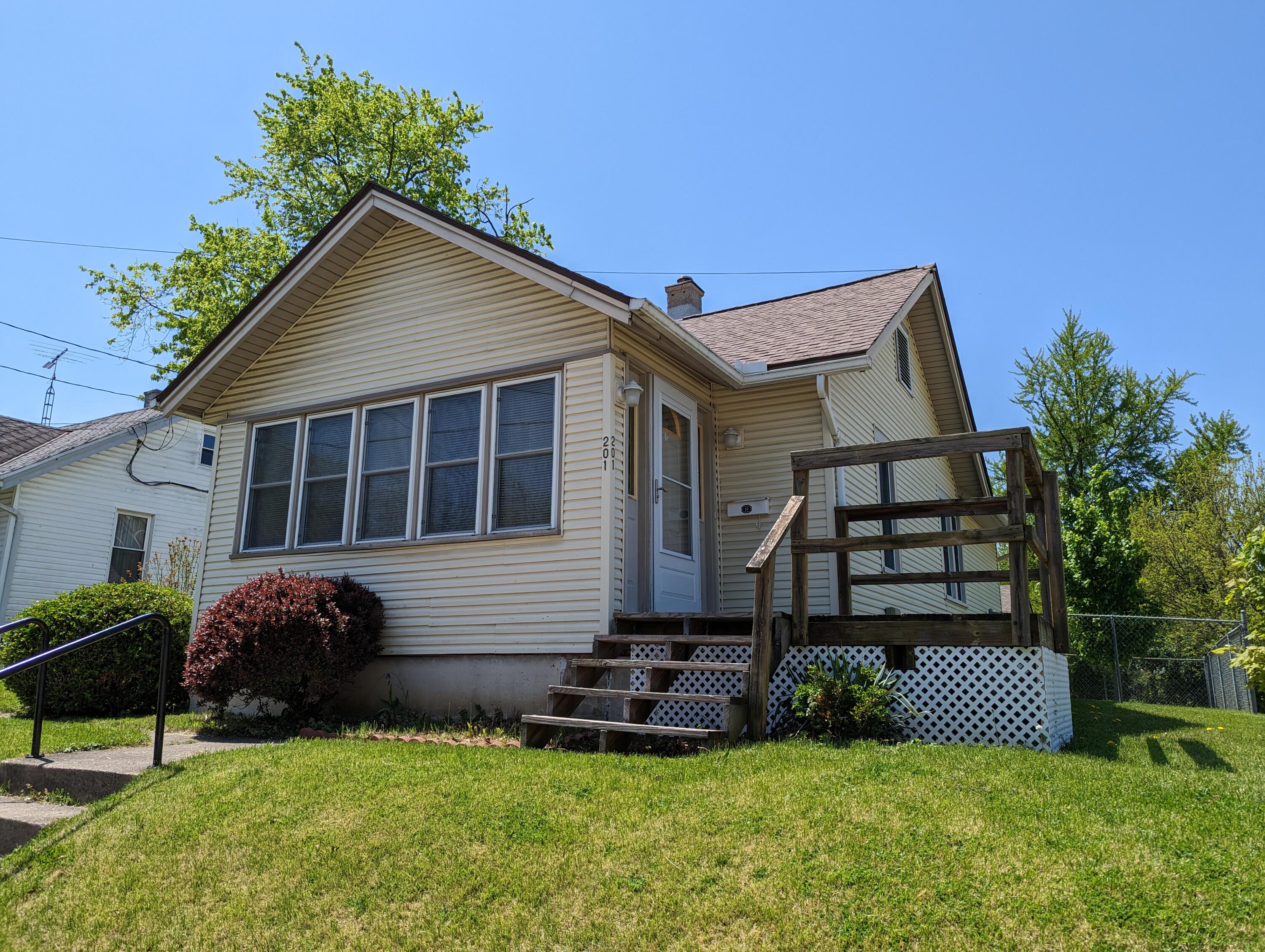 201 Seever Street Springfield, OH 45506 - Photo 3 of 15 Gallery Image 3