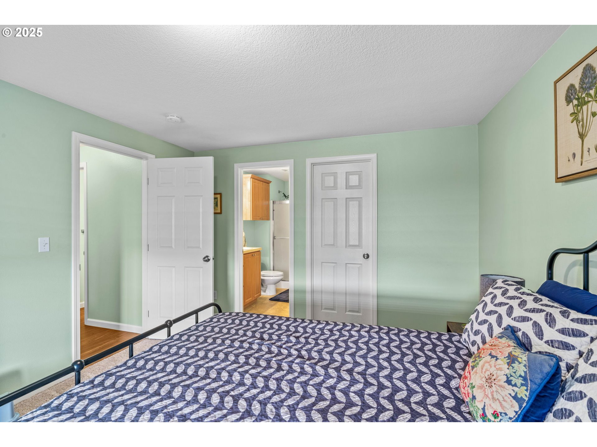 34637 Knox Butte Road East Albany, OR 97322 - Photo 16 of 47 a bedroom with a bed and a window