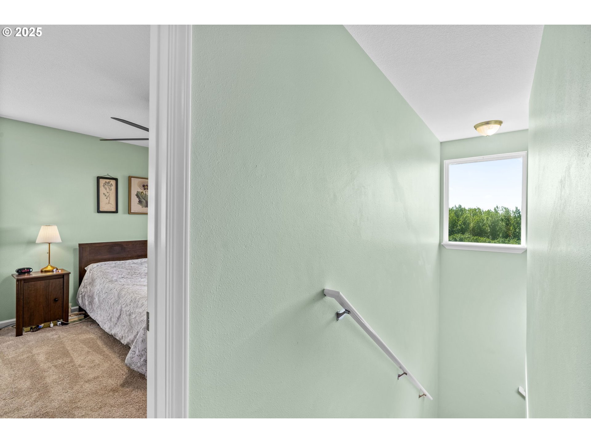 34637 Knox Butte Road East Albany, OR 97322 - Photo 17 of 47 a bedroom with a bed and a window