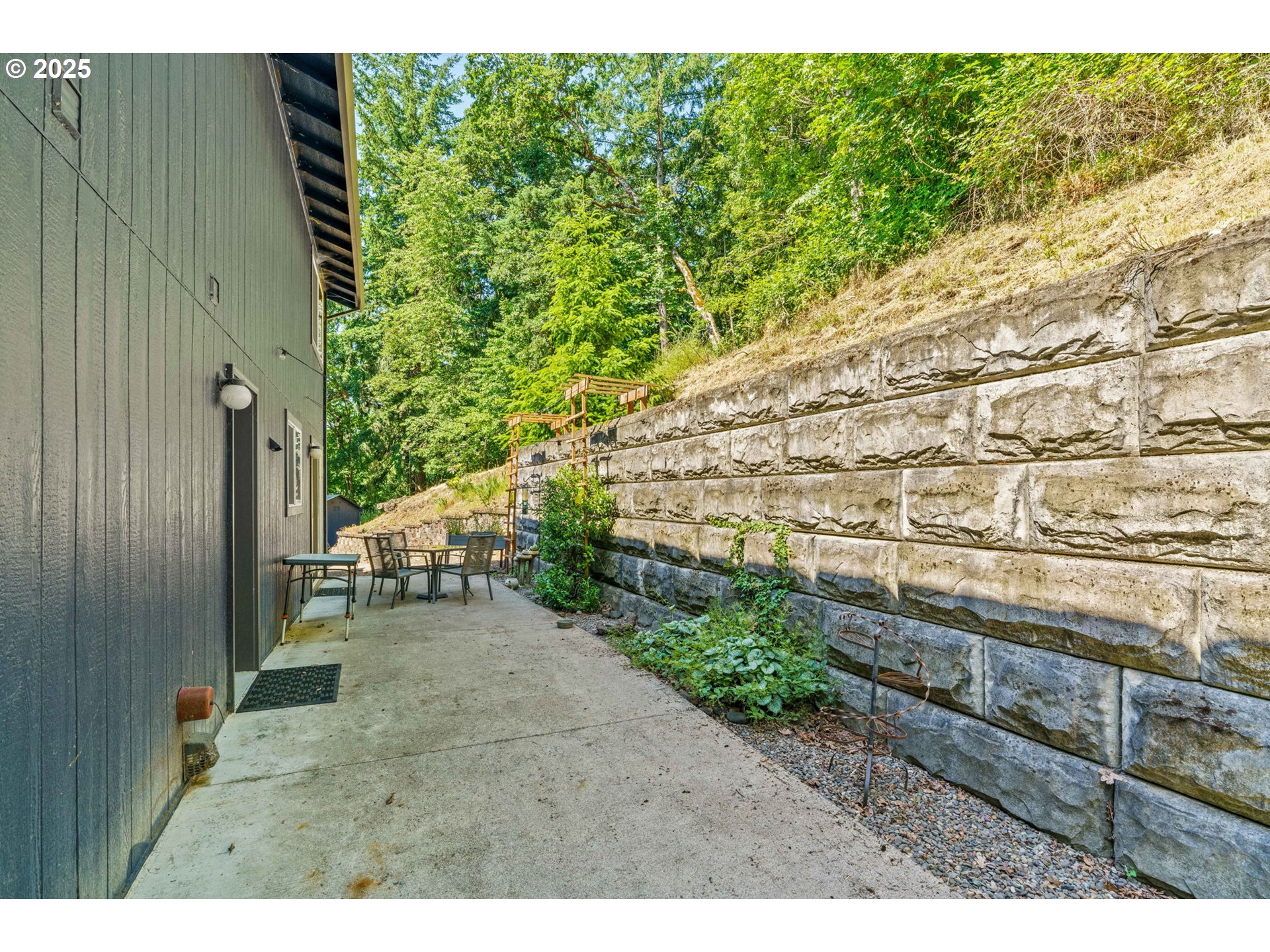 34637 Knox Butte Road East Albany, OR 97322 - Photo 27 of 47 a view of outdoor space yard and mountain view