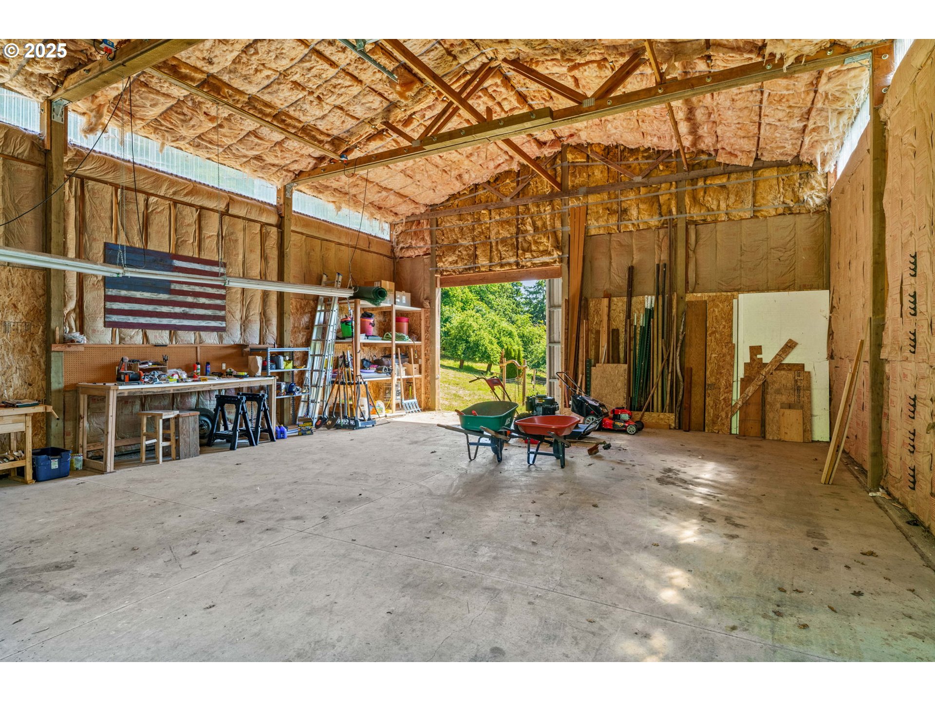 34637 Knox Butte Road East Albany, OR 97322 - Photo 32 of 47 a view of a chairs and tables in patio