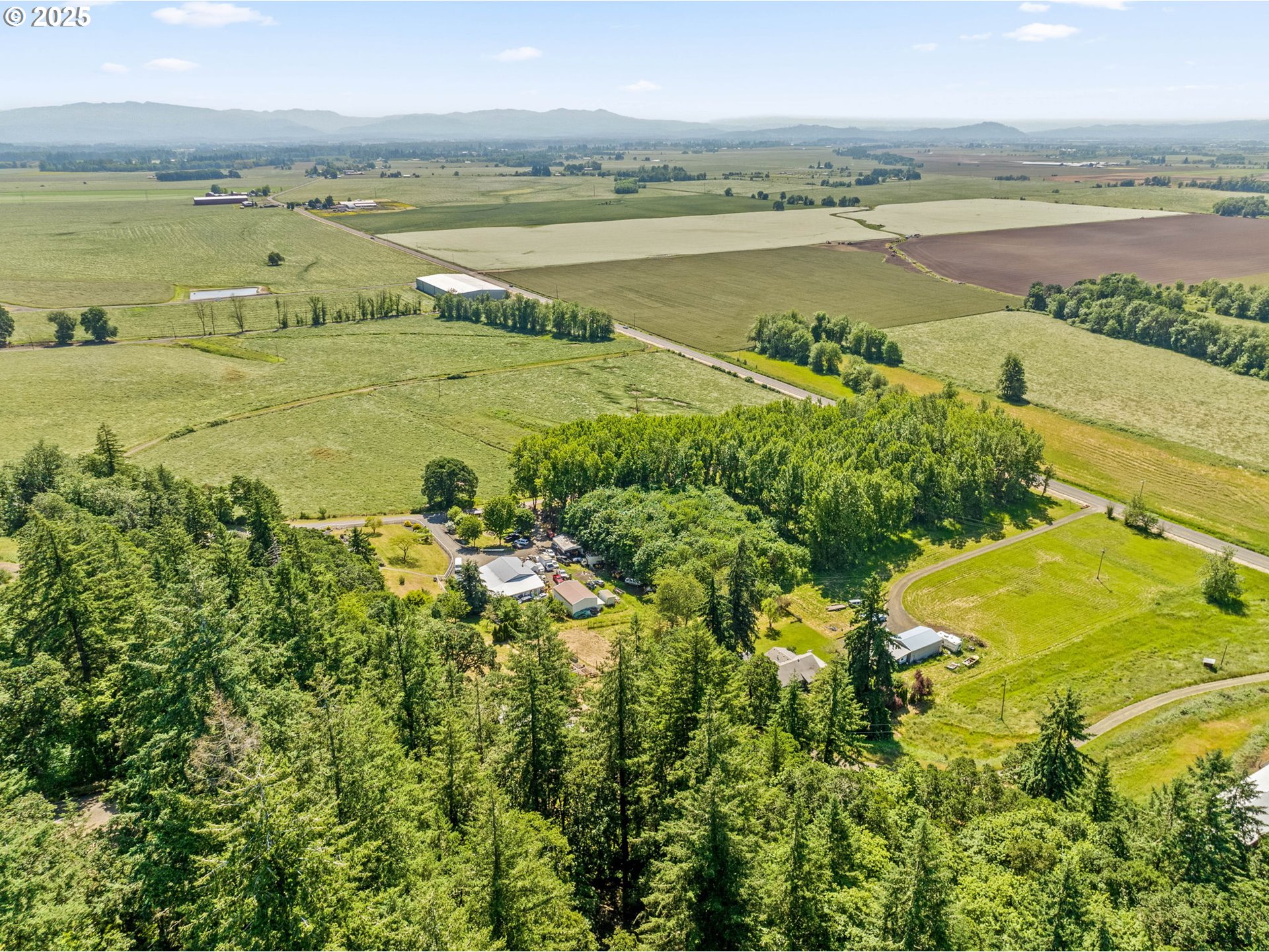 34637 Knox Butte Road East Albany, OR 97322 - Photo 34 of 47 a view of an ocean and a mountain