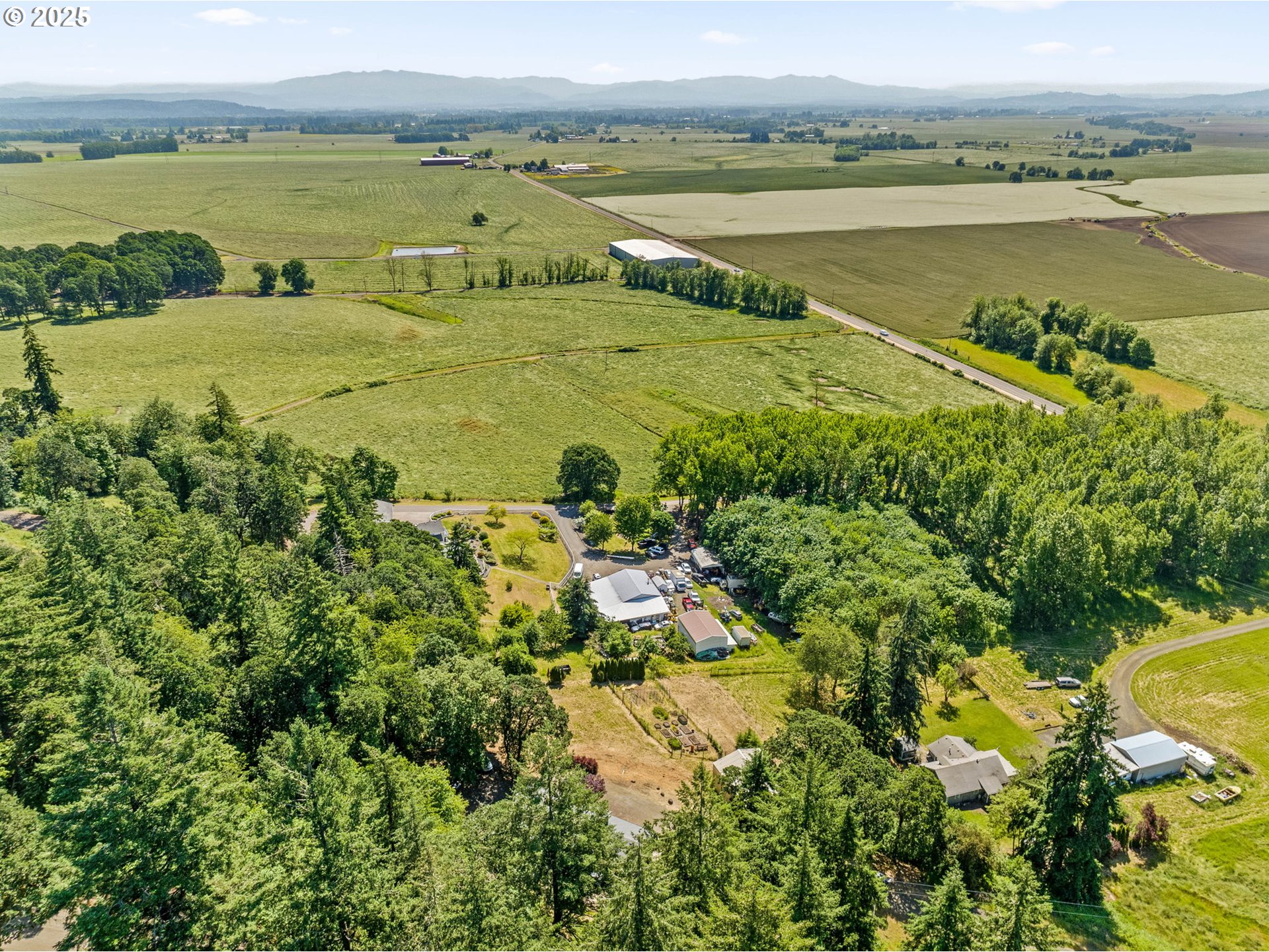 34637 Knox Butte Road East Albany, OR 97322 - Photo 37 of 47 a view of a lake with a city