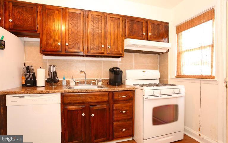4253 Rokeby Road Baltimore, MD 21229 - Photo 8 of 19 Kitchen