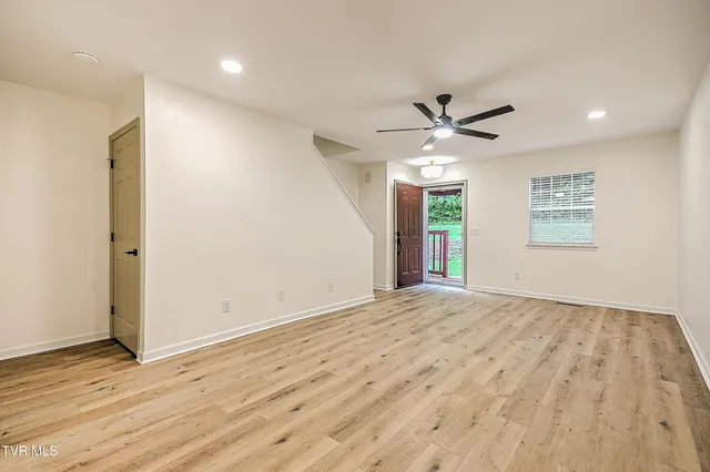 $1,695 | 2971 Broad Street, Unit 163, Bristol, TN 37620