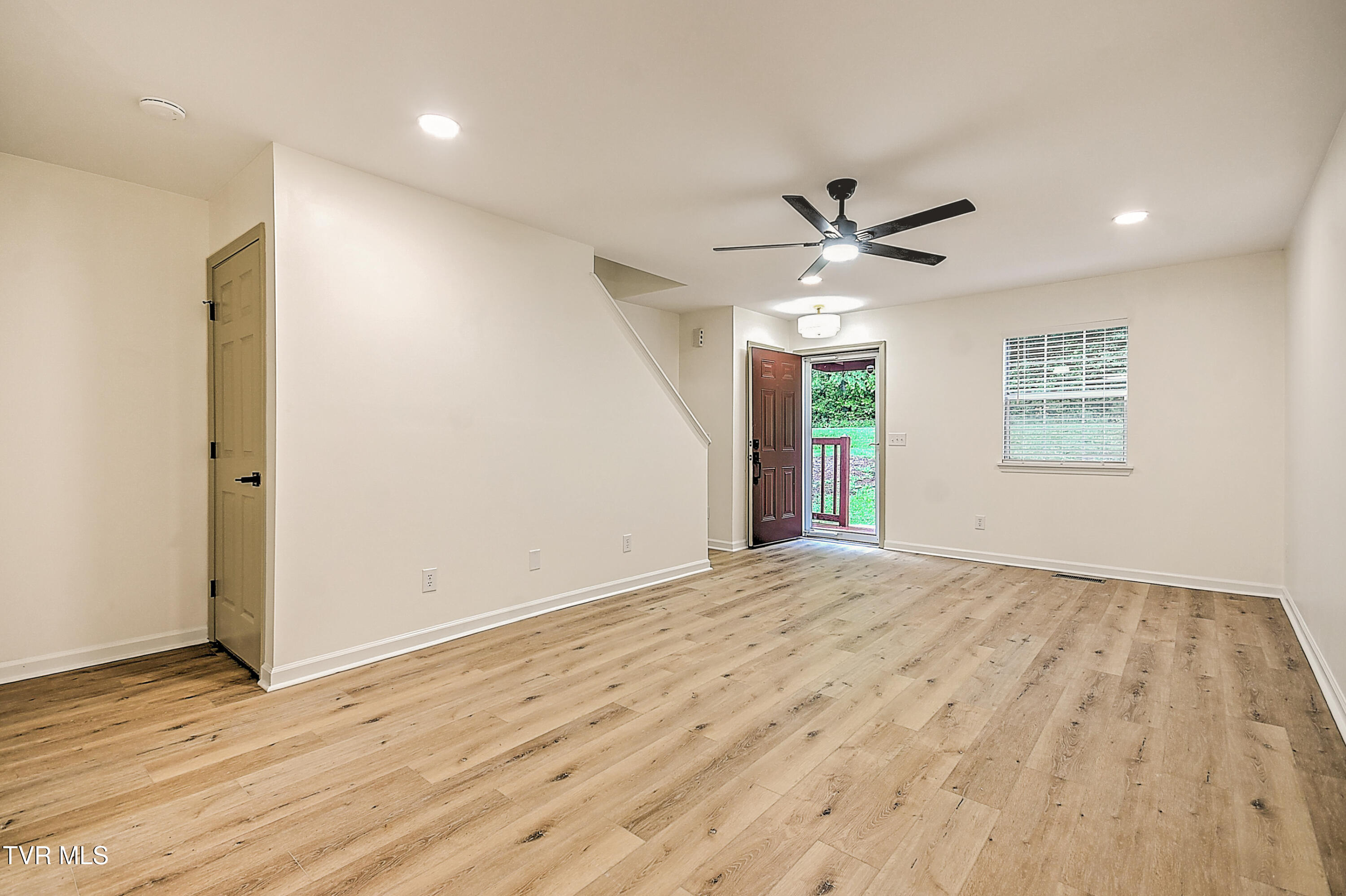 2971 Broad Street, Unit 163 Bristol, TN 37620 - Photo 3 of 15 2971 Broad St Gunit-8