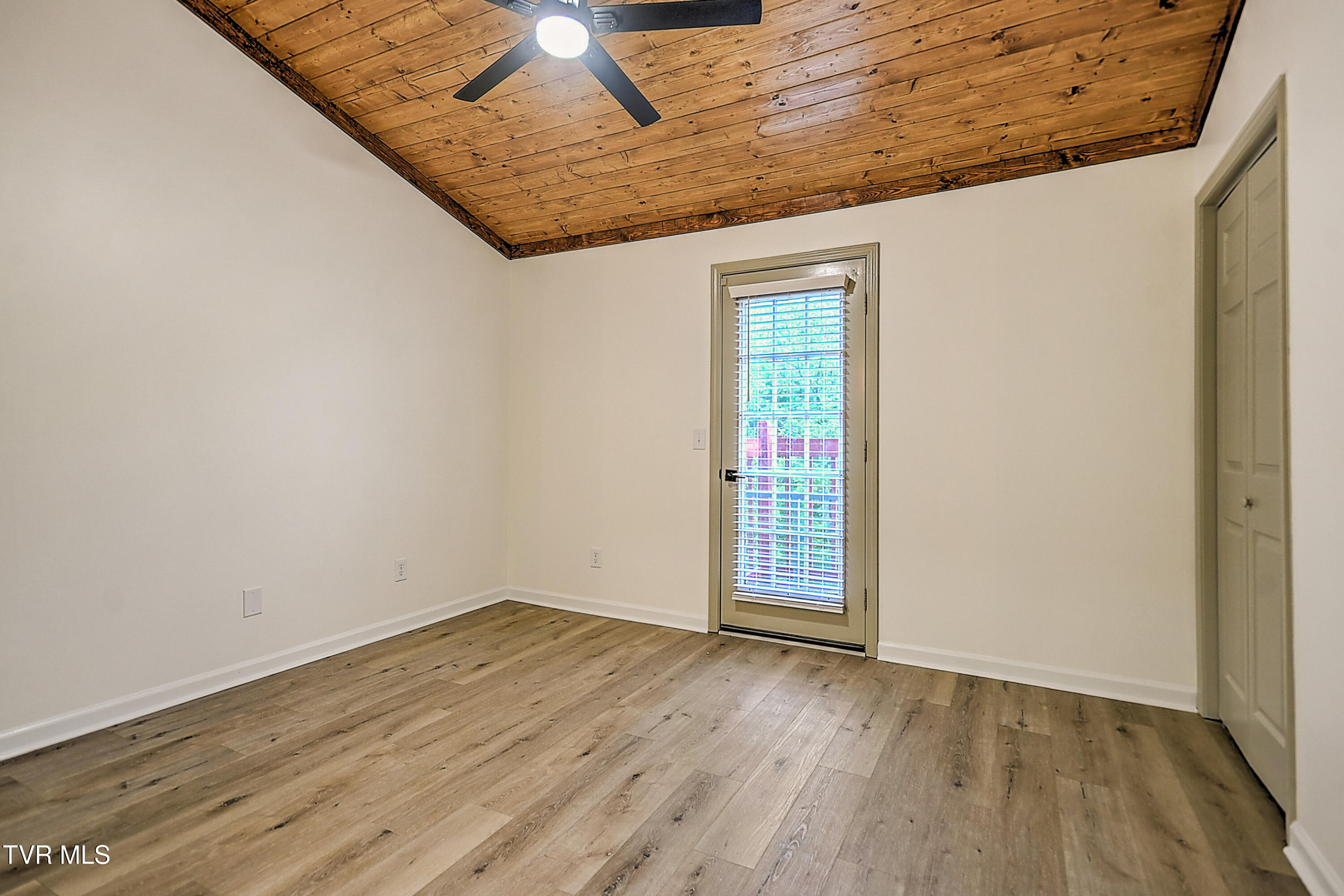 2971 Broad Street, Unit 163 Bristol, TN 37620 - Photo 6 of 15 2971 Broad St Gunit-22