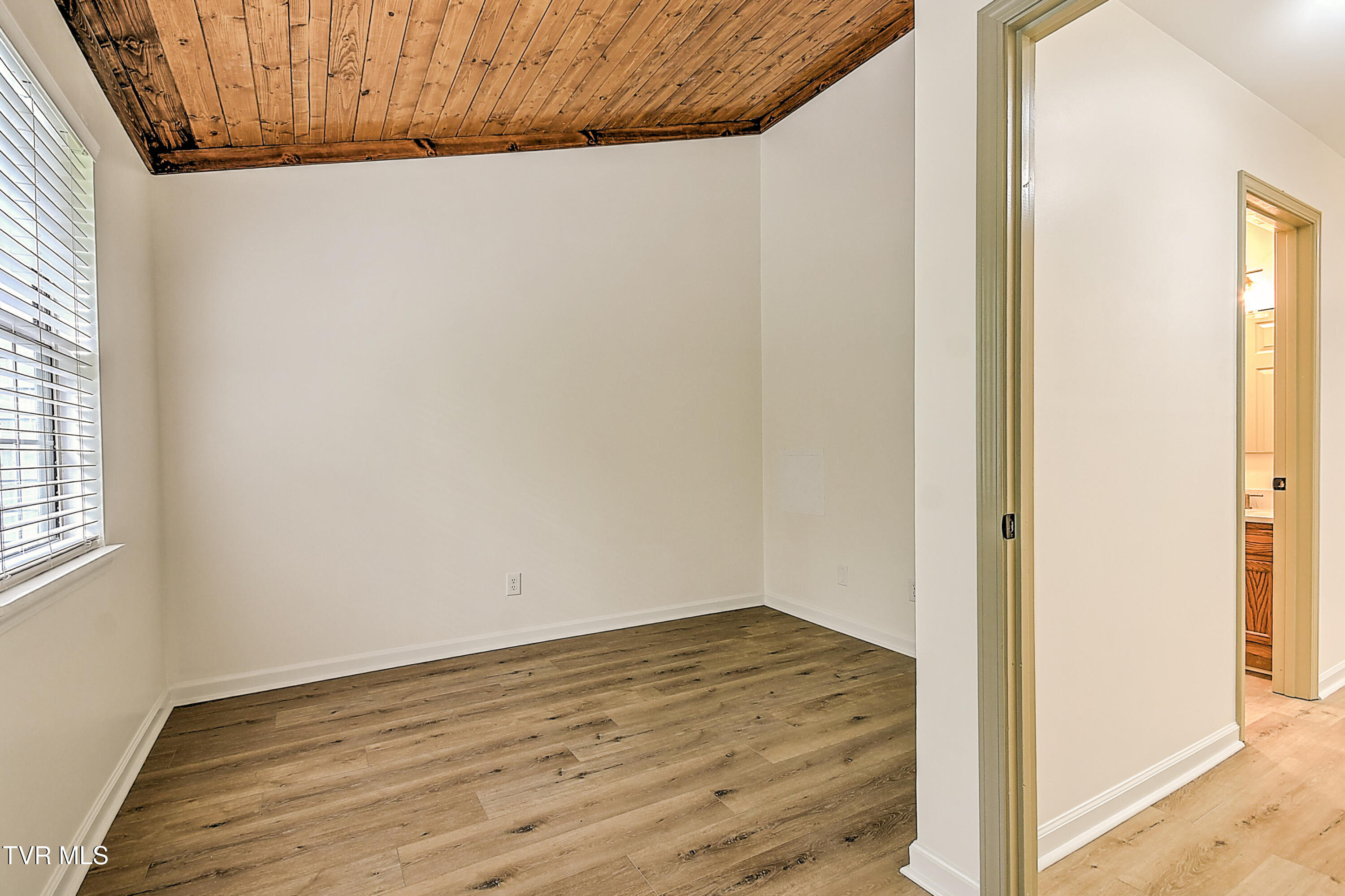 2971 Broad Street, Unit 163 Bristol, TN 37620 - Photo 9 of 15 2971 Broad St Gunit-30