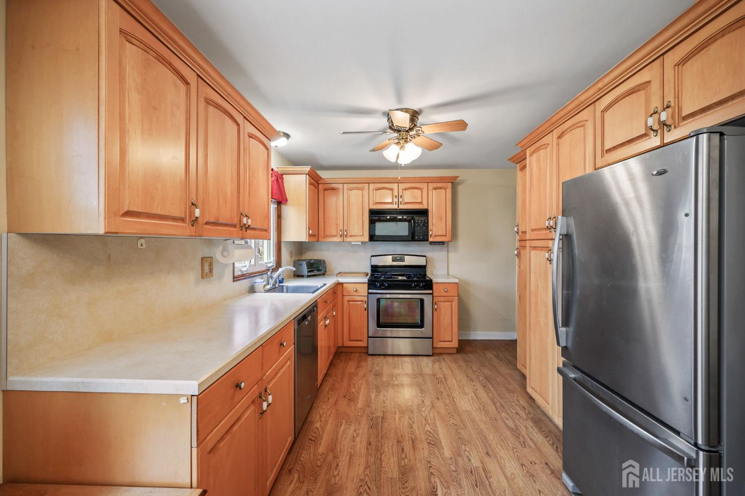 733 3rd Street Dunellen, NJ 08812 - Photo 8 of 27