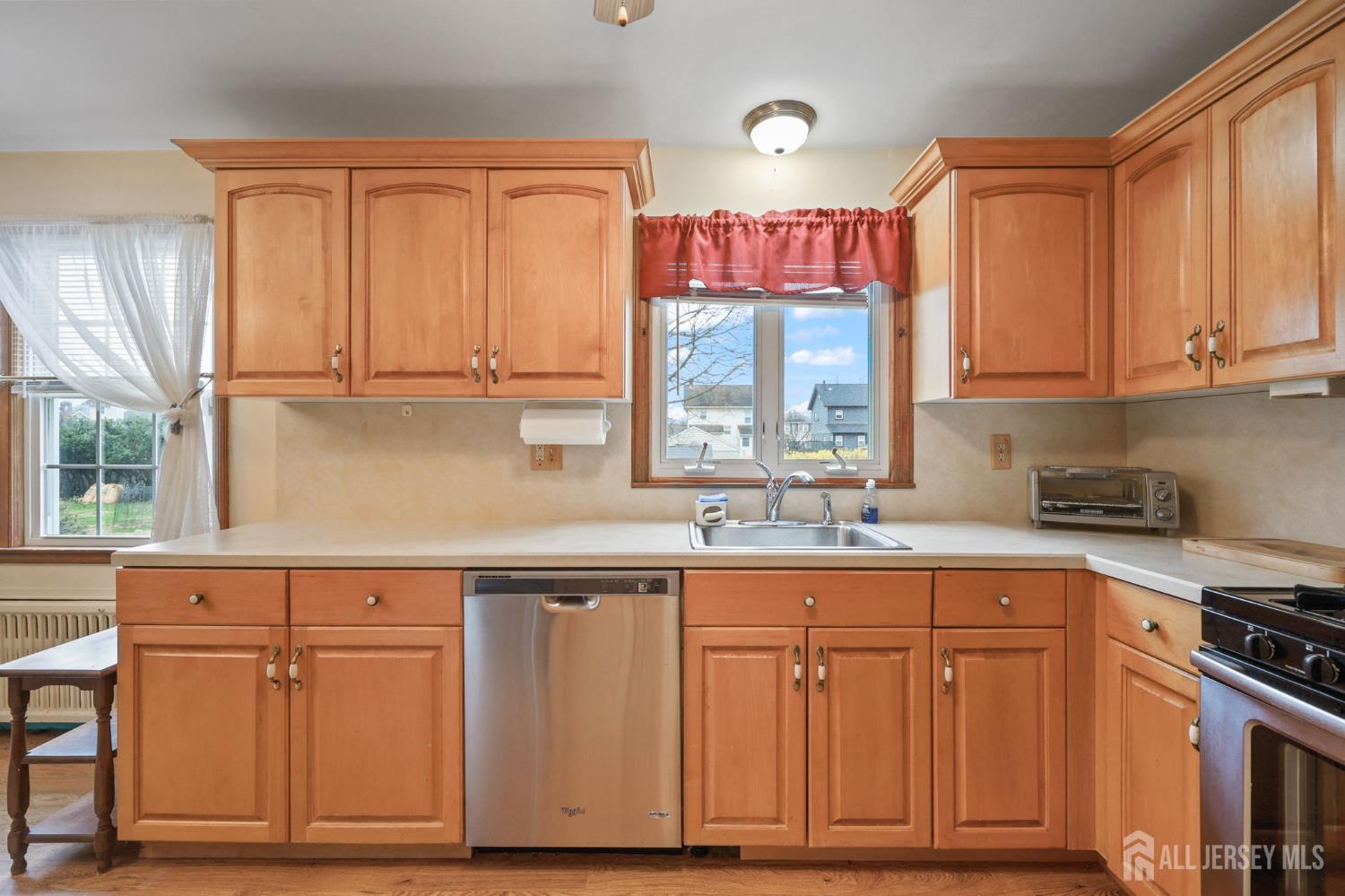 733 3rd Street Dunellen, NJ 08812 - Photo 9 of 27