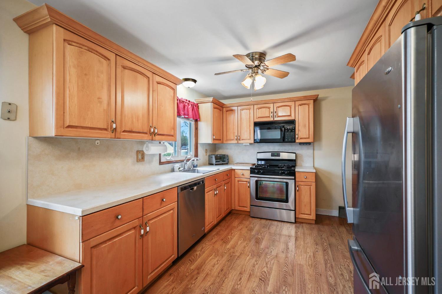 733 3rd Street Dunellen, NJ 08812 - Photo 10 of 27