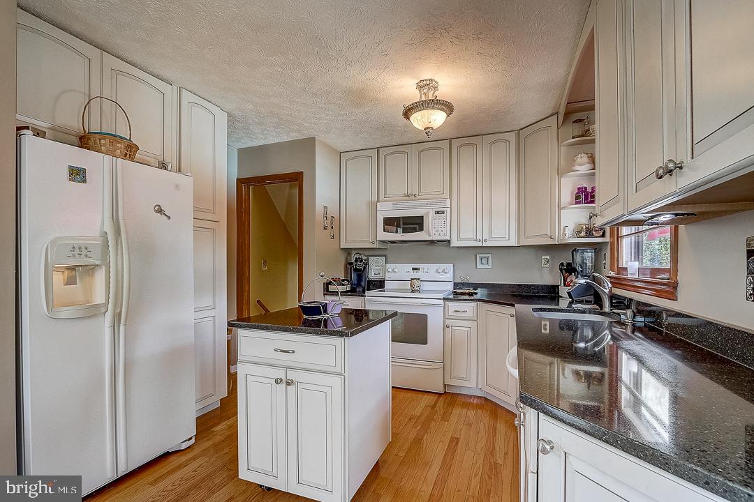 251 Meadow Road Pasadena, MD 21122 - Photo 12 of 51 Gallery Image 12