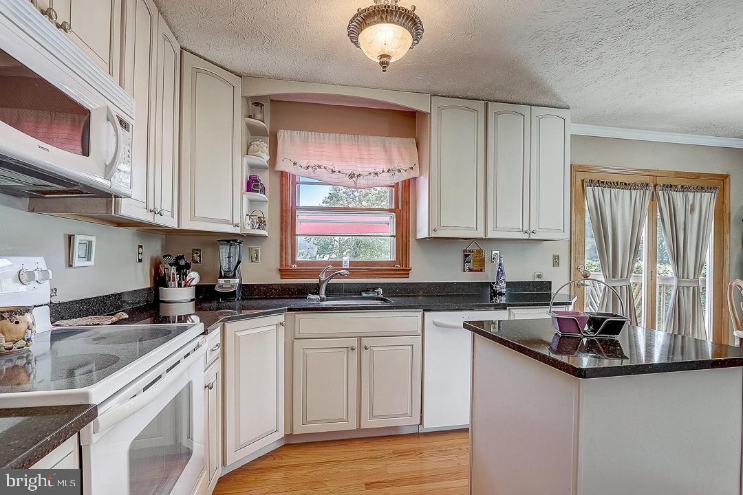251 Meadow Road Pasadena, MD 21122 - Photo 14 of 51 Gallery Image 14