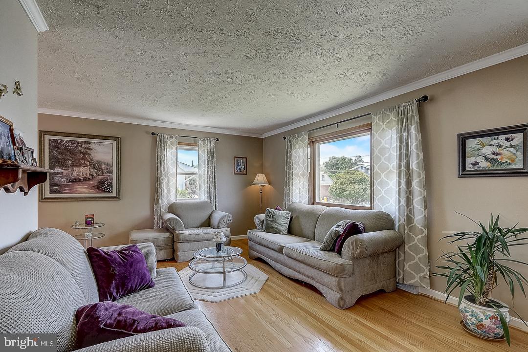 251 Meadow Road Pasadena, MD 21122 - Photo 4 of 51 Gallery Image 4