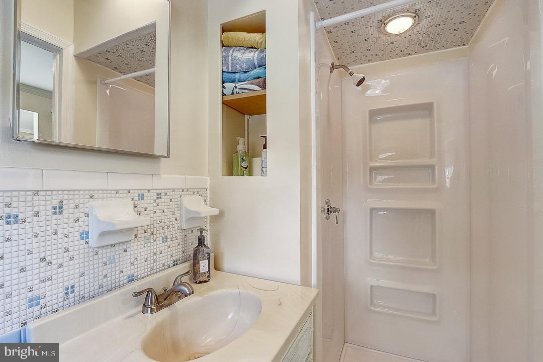 251 Meadow Road Pasadena, MD 21122 - Photo 32 of 51 Gallery Image 32