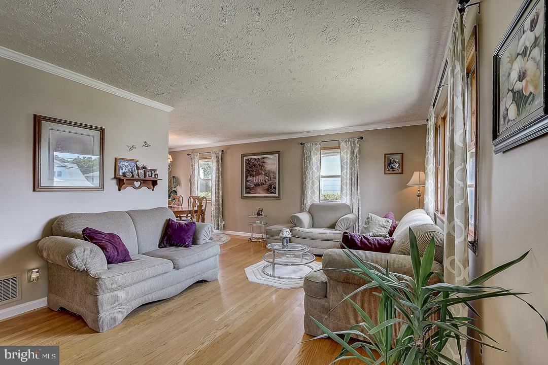 251 Meadow Road Pasadena, MD 21122 - Photo 5 of 51 Gallery Image 5