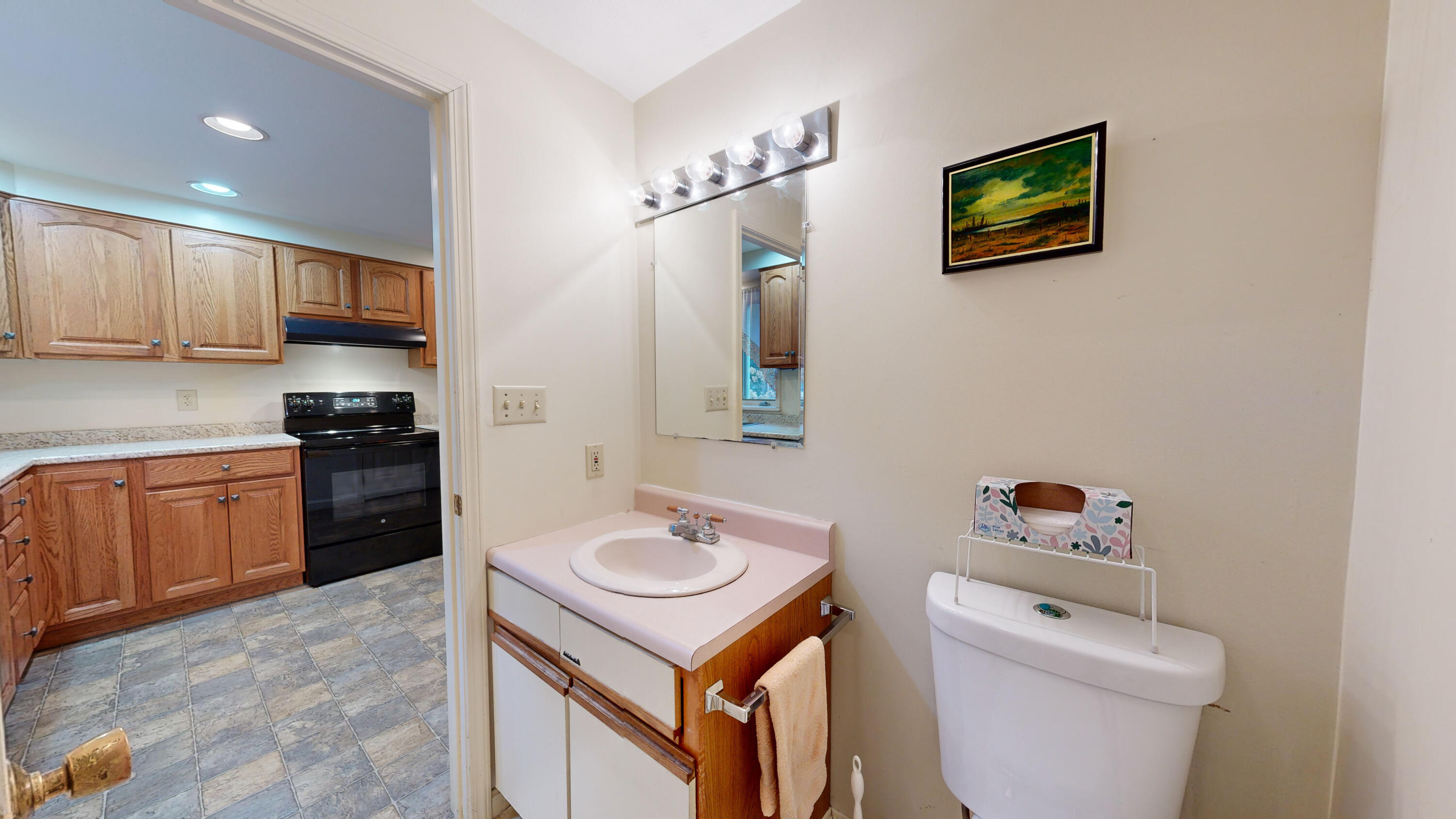 10 Garfield Street, Unit 2 Saco, ME 04072 - Photo 13 of 39 10-Garfield-St-B-Saco-ME-04072-12142023_
