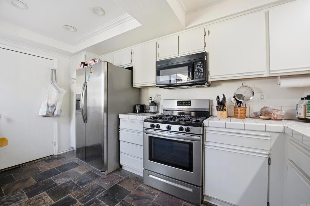 1489 Goldrush Way Oceanside, CA 92057 - Photo 5 of 20