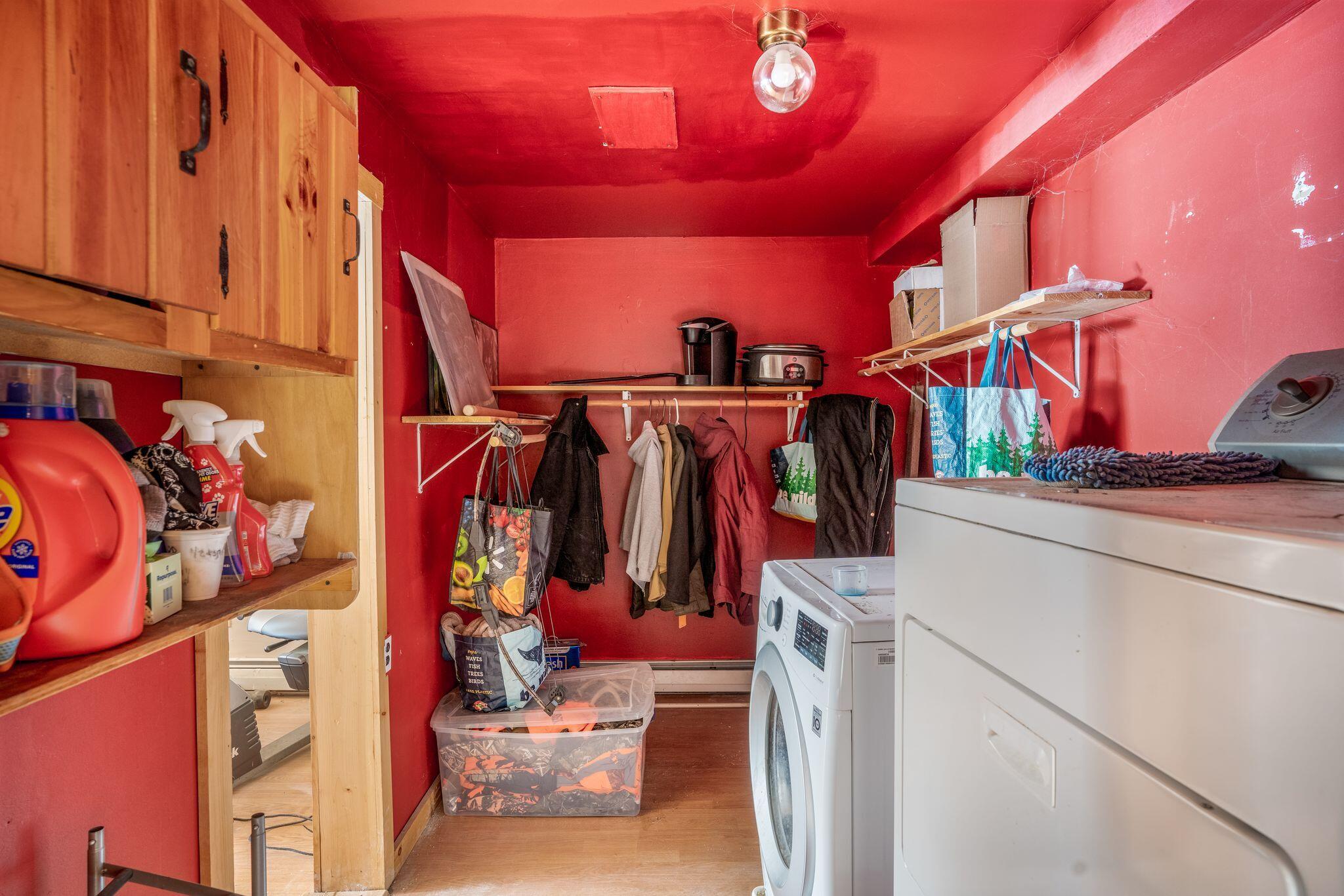 1509 Manktown Road Waldoboro, ME 04572 - Photo 29 of 70 Laundry Room