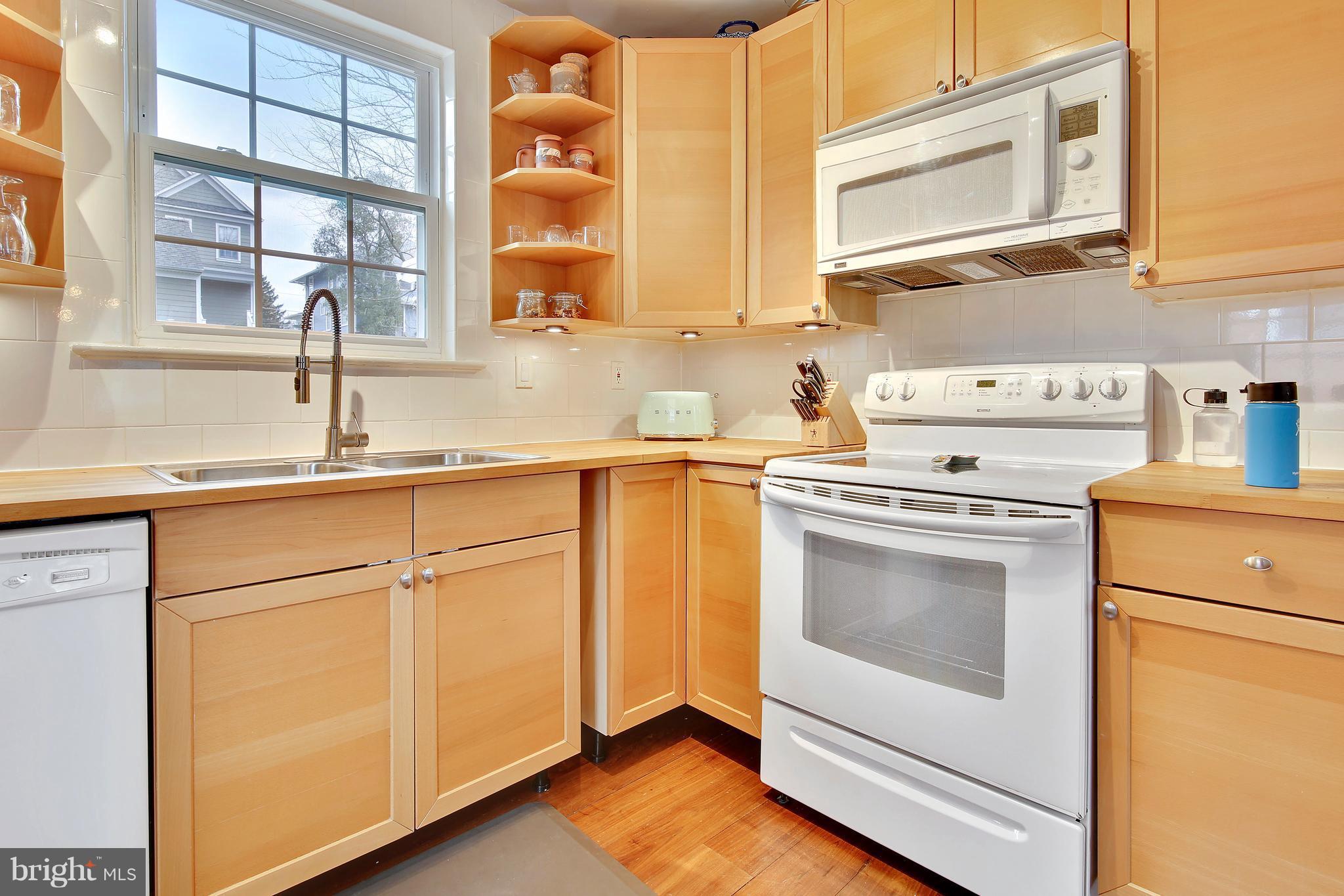 9511 Seminole Street Silver Spring, MD 20901 - Photo 7 of 29 Kitchen