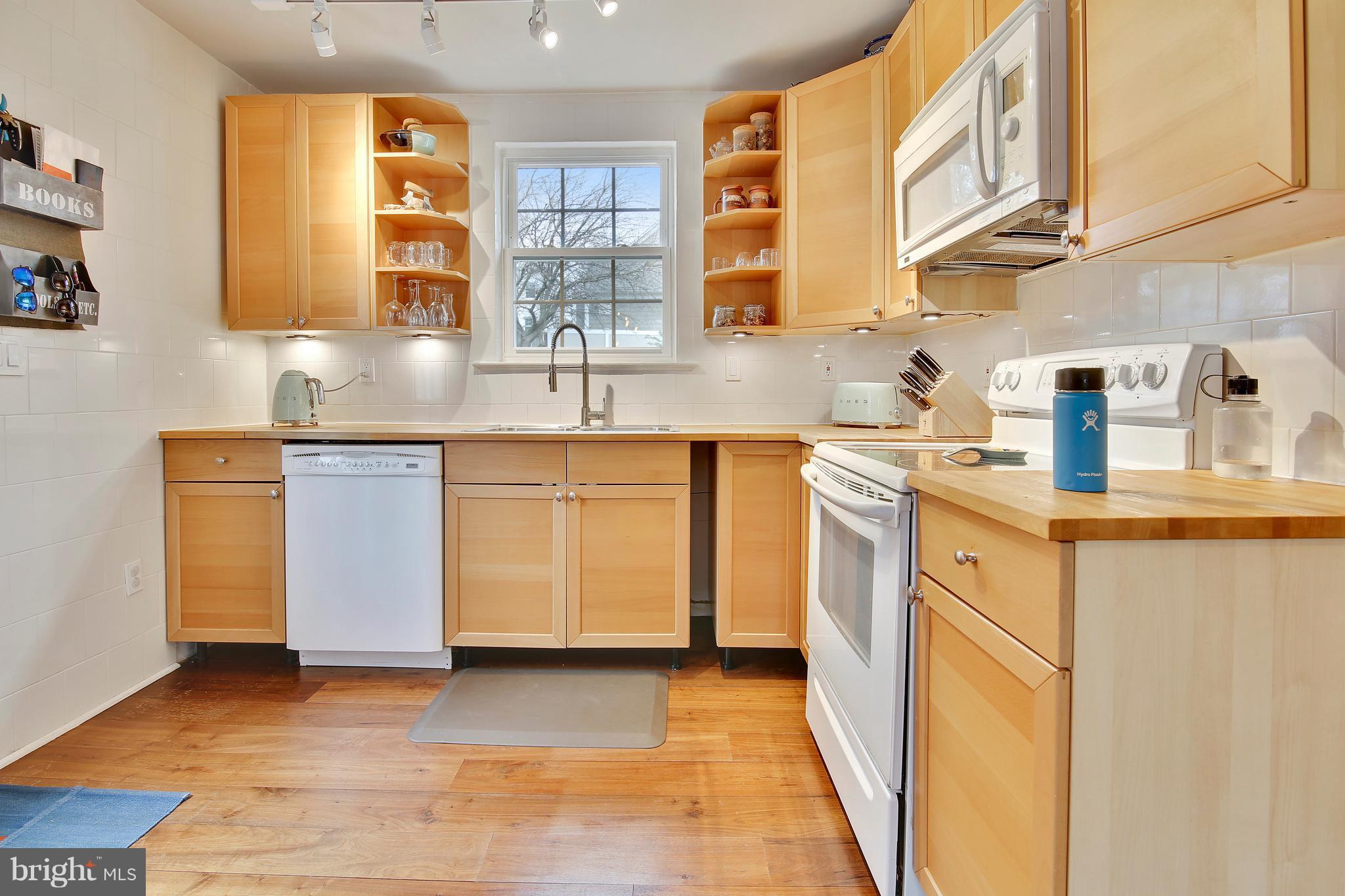 9511 Seminole Street Silver Spring, MD 20901 - Photo 8 of 29 Kitchen