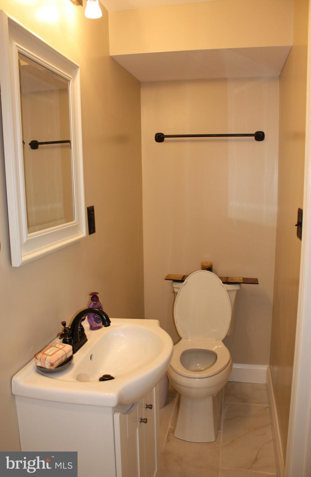 615 Fairmount Road Linthicum, MD 21090 - Photo 22 of 30 Bath