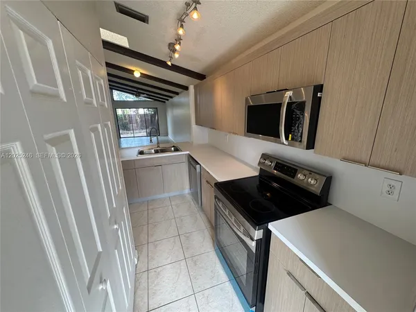 $2,300 | 1752 Northwest 72nd Avenue, Unit 83, Plantation, FL 33313